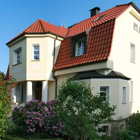 Villenzimmer Mit Eigenem Bad *